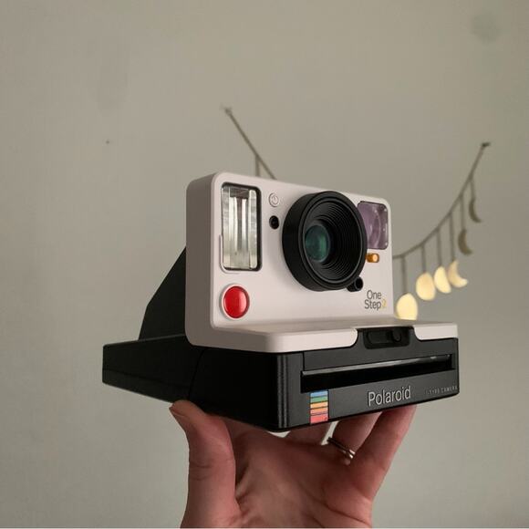 Polaroid Originals One Step 2 Camera - Picture 6 of 9